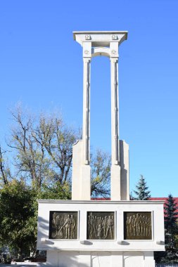 Cornu, Romanya, 29 Eylül: Savaş anıtı Cornu 'nun şehir merkezindeki tarihi heykel