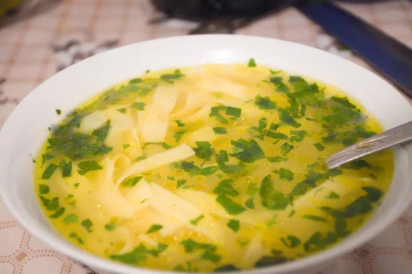 Traditionele Roemeense Supa Galuste Soep Met Knoedels Kippensoep Met Peterselie — Stockfoto