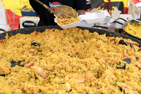 Meeresfrüchte Paella Einem Großen Pfanne Wok Street Food Festival Gekocht — Stockfoto