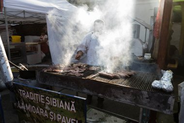 Bükreş, Romanya - 14 Eylül 2019: Ulusal Park 'ta gıda ve şarap festivali