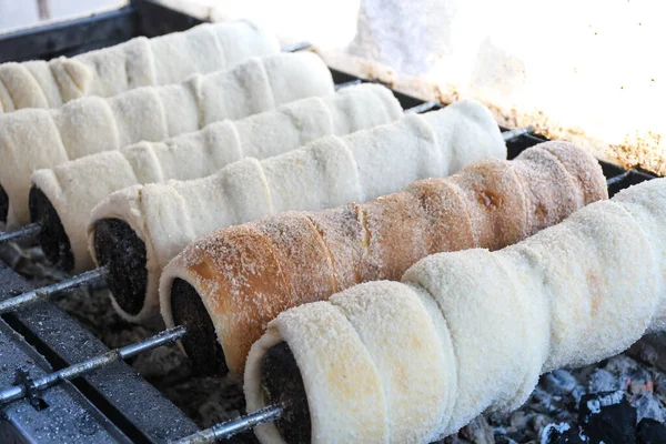 Kurtos Kalacs Chimney Cakes Preparing Cooking Charcoal Grill Street Food — Stock Photo, Image