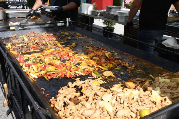 Proceso Preparación Una Quesadilla Plato Tradicional Mexicano Entorno Exterior Aire — Foto de Stock