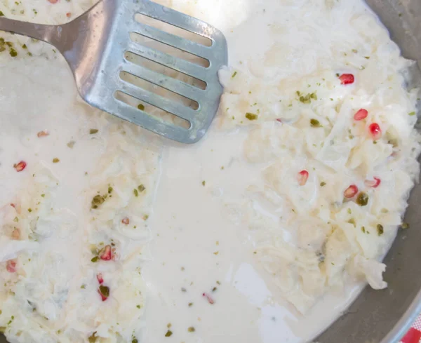 Sábanas Gullac Dulce Postre Tradicional Turco Una Bandeja Vendida Durante —  Fotos de Stock