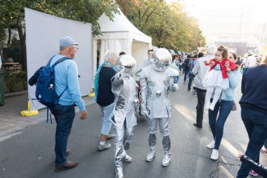 Bükreş, Romanya, 21 Eylül 2019: Bükreş 'te her yıl bir sokak yemeği ve performans festivali düzenleniyor