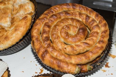 Yemek festivali sırasında adı 