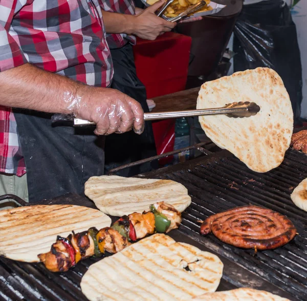 Pan Pita Parrilla Durante Festival Comida Rápida Comida Callejera — Foto de Stock