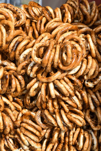 Los Pretzels Alemanes Echan Uno Sobre Otro Grupo Pretzels Secos —  Fotos de Stock