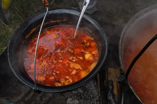 Alimente Foarte Mari Gătit Cazan Timpul Focului Tabără Vase Mari — Fotografie, imagine de stoc