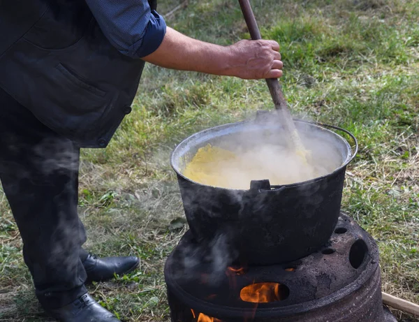 Alimente Foarte Mari Gătit Cazan Timpul Focului Tabără Vase Mari — Fotografie, imagine de stoc