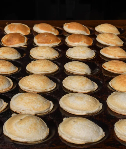 Tipici Poffertjes Olandesi Minuscole Frittelle Cotte Una Pesante Padella Ghisa — Foto Stock