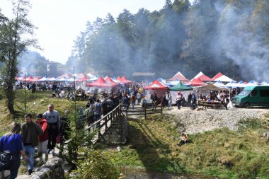 Bran, Romanya, 29 Eylül 2019: Ravasitul Petrol Gıda Festivali, yıllık kutlama çobanı