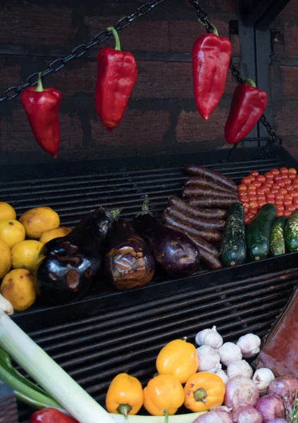 Große Auswahl Frischem Obst Und Gemüse Der Markttheke Traditionelles Buntes — Stockfoto