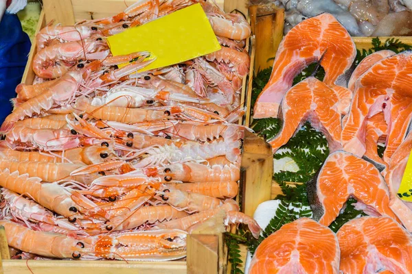 Estambul Turquía 2019 Mariscos Frescos Encimera Del Mercado Pescado Venta —  Fotos de Stock