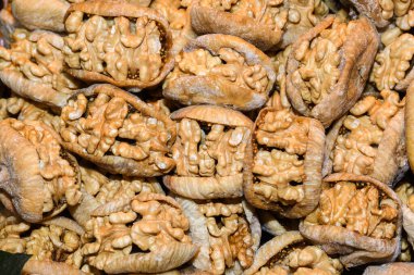 İstanbul, Türkiye 'deki Büyük Pazar' da çeşitli kurumuş meyvelerle tezgah