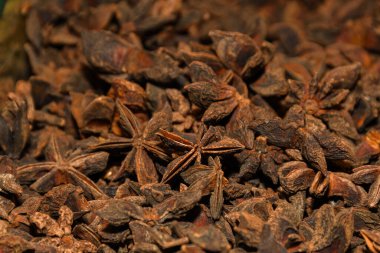 Hindistan 'daki pazarda Badyan yıldızı anason baharatının makro çekimi
