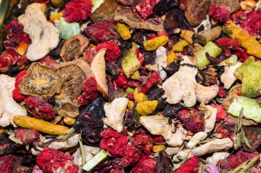 İstanbul 'da çeşitli çay ve baharatlar Türkiye' de ve Grand Bazaar 'da