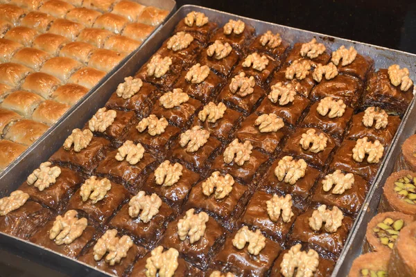 Tradiční Baklava Sladké Dezertní Lahůdky Kataif Pečivo Při Hotelové Brunch — Stock fotografie