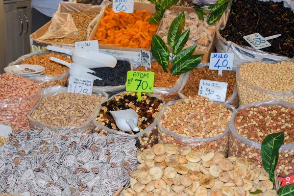 Banco Con Vari Frutti Secchi Sul Grand Bazaar Istanbul Turchia — Foto Stock