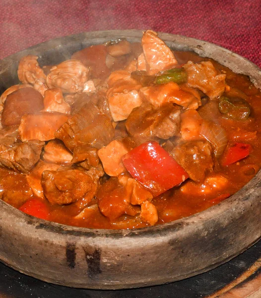 Stufato Agnello Manzo Maiale Cucinato Casa Servito Ristorante Tradizionale Ciotola — Foto Stock