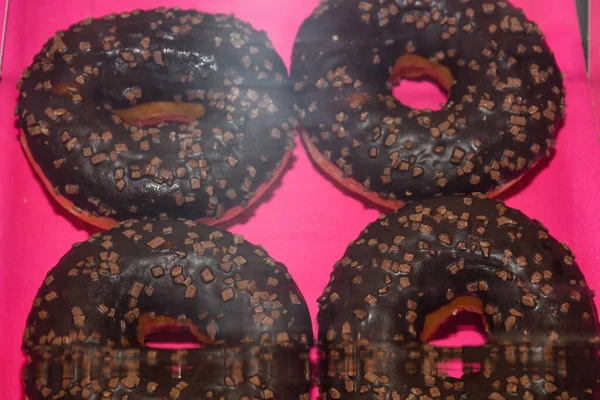 Donuts Chocolate Assado Vista Superior Fundo Escuro Espaço Cópia — Fotografia de Stock