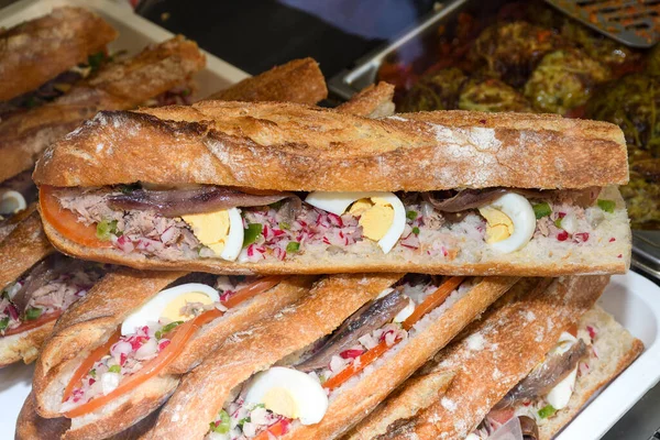 Sanduíche Atum Também Conhecido Como Pan Bagnat Panela Bagnat Sanduíche — Fotografia de Stock