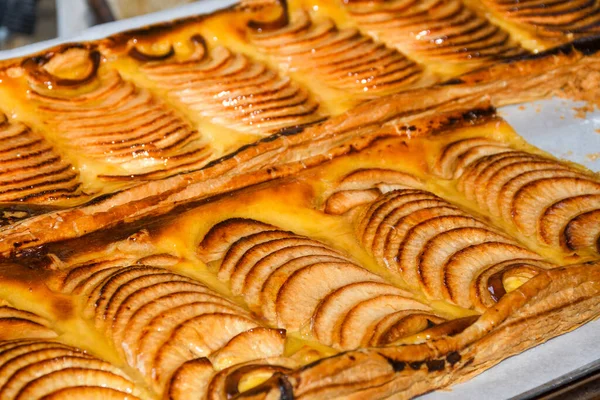 Fransk Äppelpaj Eller Tarte Aux Pommes Nybakad Till Salu Bageributiken — Stockfoto