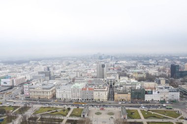 Varşova, Polonya, 21 Ocak 2020: Varşova, Polonya Kültür ve Bilim Sarayı 'nın yukarısından şehre bakış