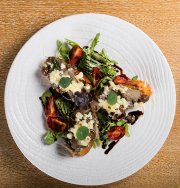 Sebzeli sarhoş ton balığı. Taze Gıda Yemek Yeme Konsepti