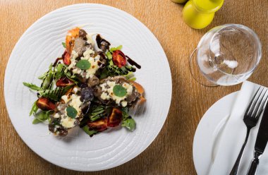 Sebzeli sarhoş ton balığı. Taze Gıda Yemek Yeme Konsepti