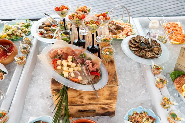 Luxe Catering Bij Het Zwembad Food Bloggers Event Banket Bruiloft — Stockfoto