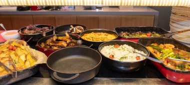 Yemek Büfesi Yemek Yemeği Partisi Paylaşım Konsepti, Paskalya brunch 'ı bir otelde ya da etkinlikte