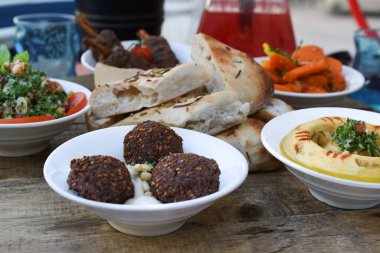 Doğu Akdeniz aperatifleri seçimi. Taze Yemek Büfesi Yemek Yemeği Paylaşım Partisi Konsepti