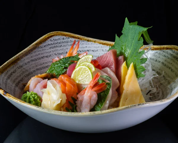 Salada Sahimi Com Atum Fatias Finas Peixe Rei Salmão Com — Fotografia de Stock