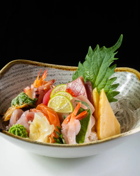 Sahimi Salade Met Dun Gesneden Tonijn Koningsvis Zalm Met Ananas — Stockfoto