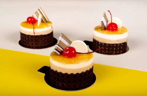 Mango Passie Fruit Cake Dessert Mousse Minimalistisch Conceptueel Ontwerp Vlak — Stockfoto
