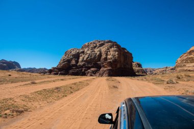 Amman, Ürdün, 17 Mart 2019: Wadi Rum (Ay Vadisi) Ürdün 'ün en güneyinde, Arap çölünün batı kıyısında yüksek bir platoda yer almaktadır..