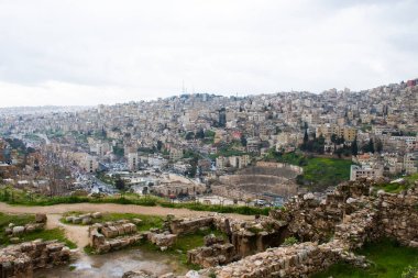 Amman, Ürdün, 17 Mart 2019: Amman Kalesi Ürdün 'ün başkenti Amman' ın merkezinde tarihi bir yerdir..