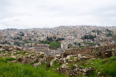 Amman, Ürdün, 17 Mart 2019: Amman Kalesi Ürdün 'ün başkenti Amman' ın merkezinde tarihi bir yerdir..