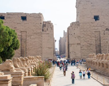 Kahire, Mısır, 24 Aralık 2018: Mısır 'daki Luxor Tapınağı, Karnak kompleks tapınağı