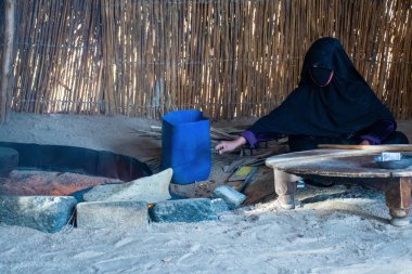 Kahire, Mısır, 24 Aralık 2018: Çölün ortasında Bedevi kampı