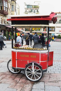 İstanbul, Türkiye, 20.12.2019: İstiklal Caddesi ve Taksim