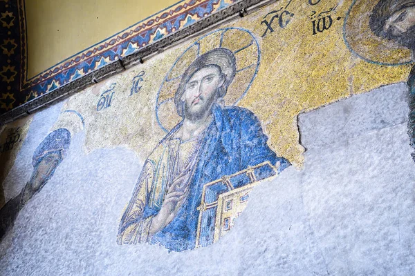 İstanbul, Türkiye, 201.22019: Aya Sofya (eski adıyla Ayasofya), imparatorun imparatorluğunun zenginliği ve teknik becerisi ile ilgili olarak dünyaya yaptığı kasıntılı açıklamaydı..