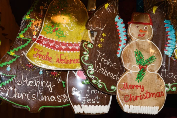 Muchas Galletas Jengibre Sobre Mostrador Durante Mercado Navidad Viena Corazón — Foto de Stock