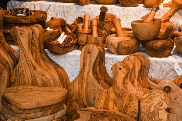 Dřevěné Řezací Desky Přírodního Dřeva Trhu Ručně Vyráběné Suvenýry Řemeslné — Stock fotografie