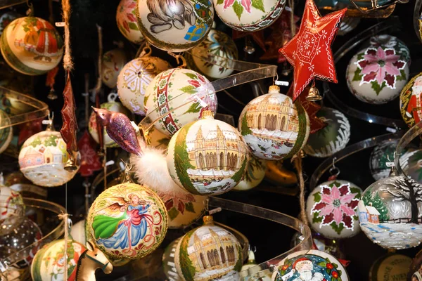 Weihnachtsschmuck Auf Dem Markt Wien Verkaufen Auf Dem Weihnachtsmarkt Westeuropa — Stockfoto