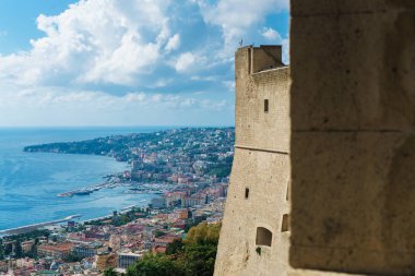 Manzara resim-kartpostal kenti Napoli (Naples) Castel San'Elmo, Campania, İtalya