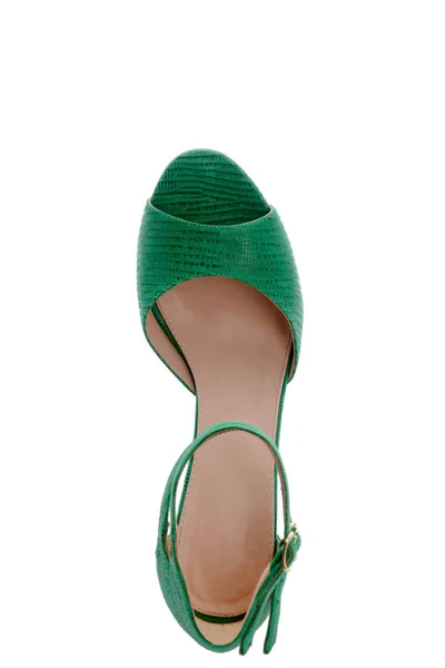 Eine erstaunliche grüne Sandale — Stockfoto