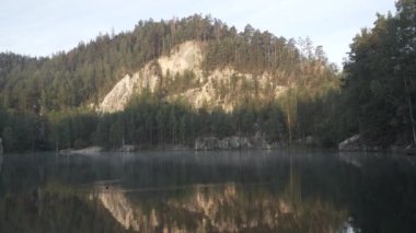 Adrpach-Teplice Rocks fo kumtaşı oluşumları