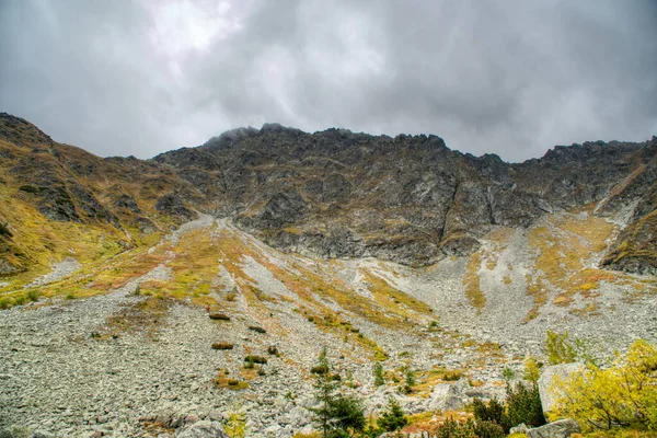 Beautifully cloudy Tatra Mountains in autumn colors — 스톡 사진