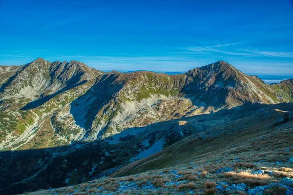 Όμορφη Δυτική Tatras και οδοιπορικά τους γύρω από Beranec, Ostry Rohac, Volovec, Hruby vrch — Φωτογραφία Αρχείου